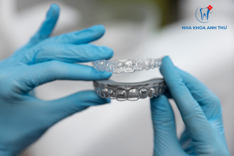 nha-khoa-anh-thu-nieng-rang-khay-trong-Invisalign-1