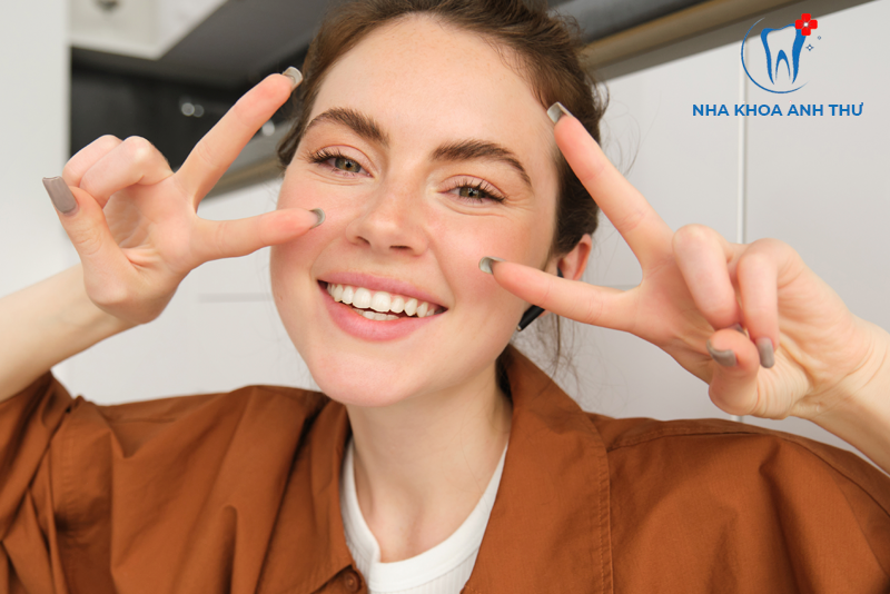 nha-khoa-anh-thu-rang-su-kim-loai-thuong-5