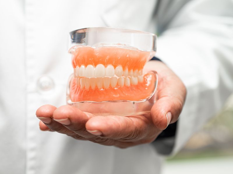 Răng  giả tháo lắp